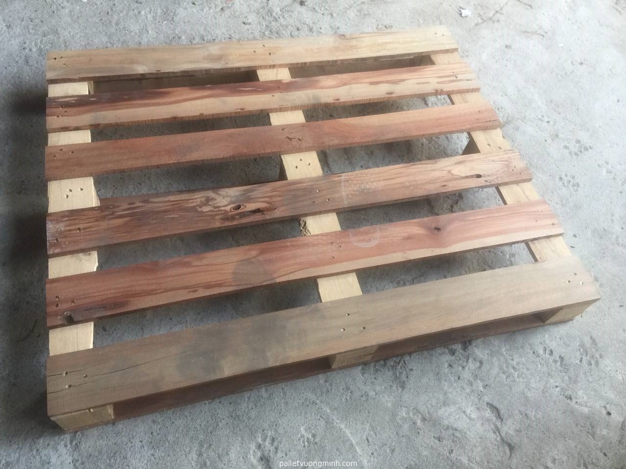 Pallet gỗ 4 hướng nâng